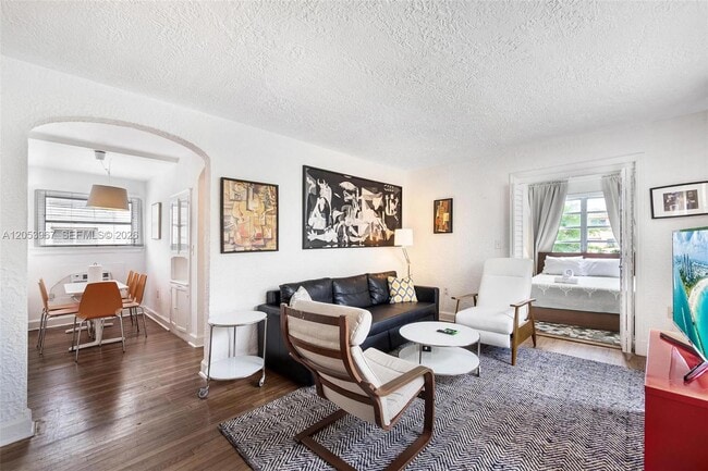 Building Photo - 39 Sidonia Ave Unit 2