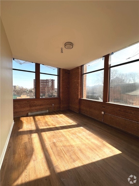 Building Photo - 64 Commercial St Rental