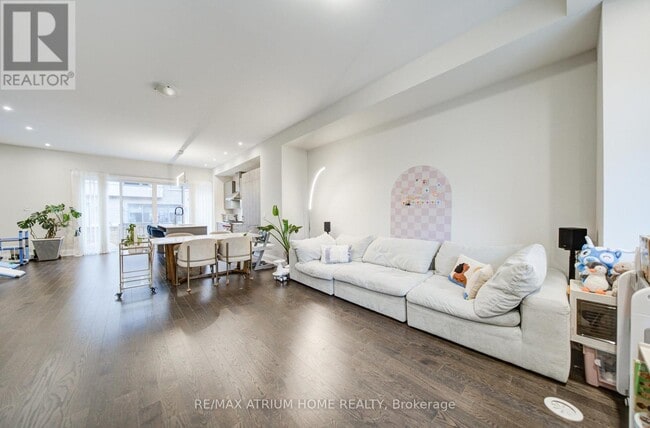Photo - 135 Smallwood Cir