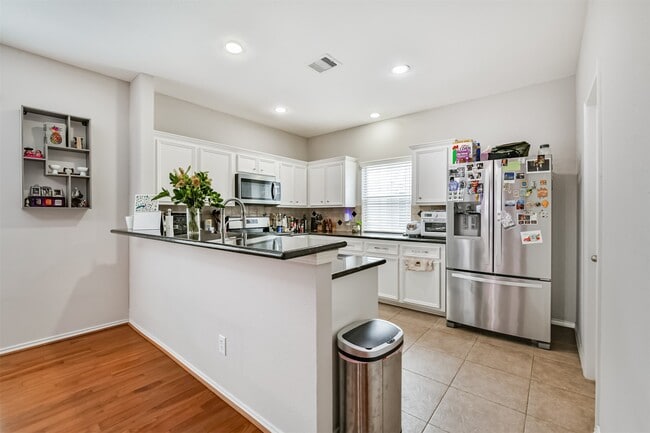 Photo - 1715 Stuart St