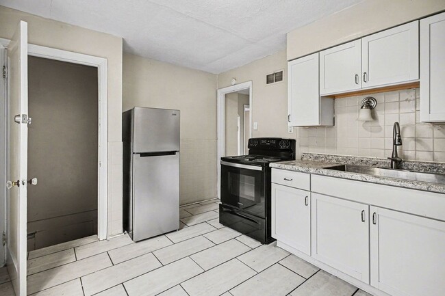 Photo - 7030 Emma Ave