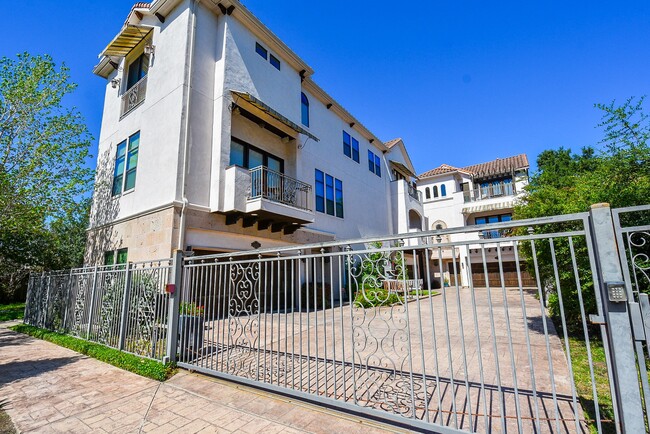 Photo - 2052 W Main St