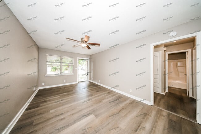 Photo - 430 W Juniper Dr