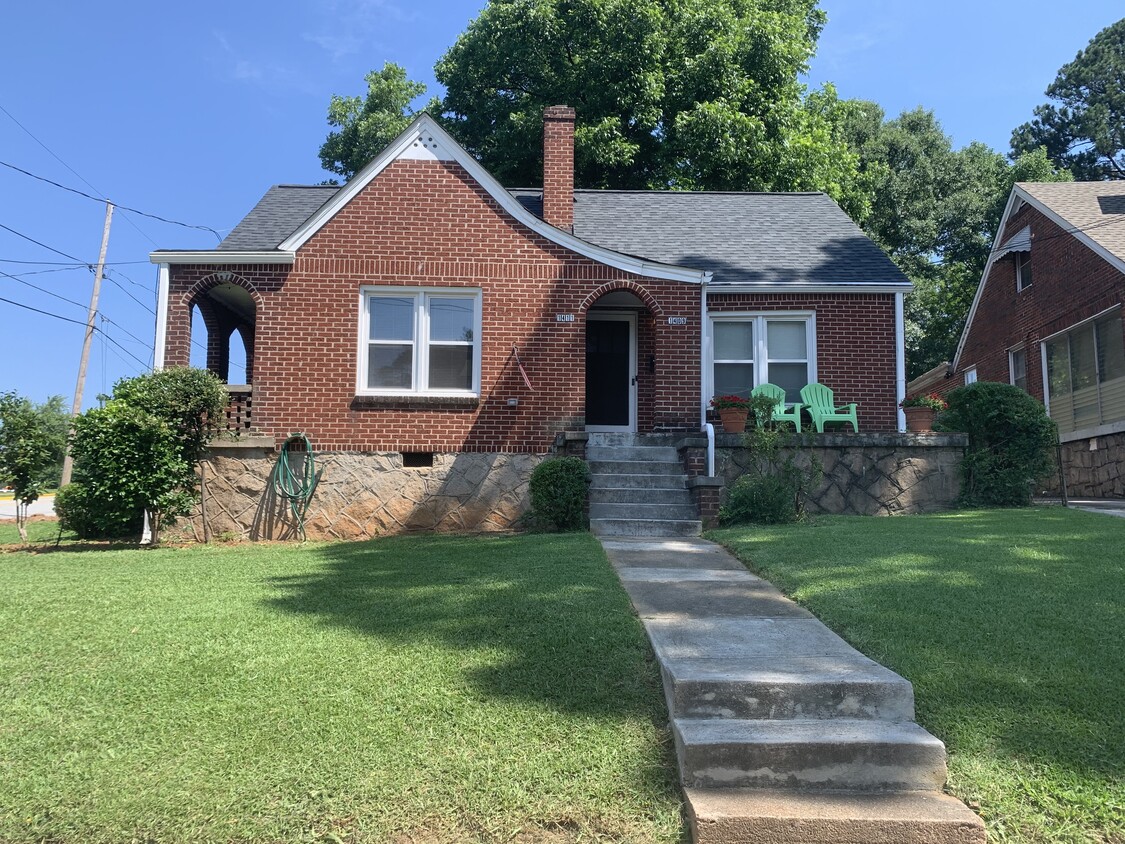 This unit is the left side of this duplex. 2 private entrances & private porch. - 1411 Winburn Dr (East Point, GA)