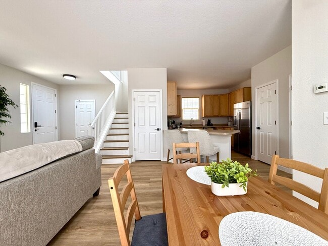 Photo - 2132 Clipper Way