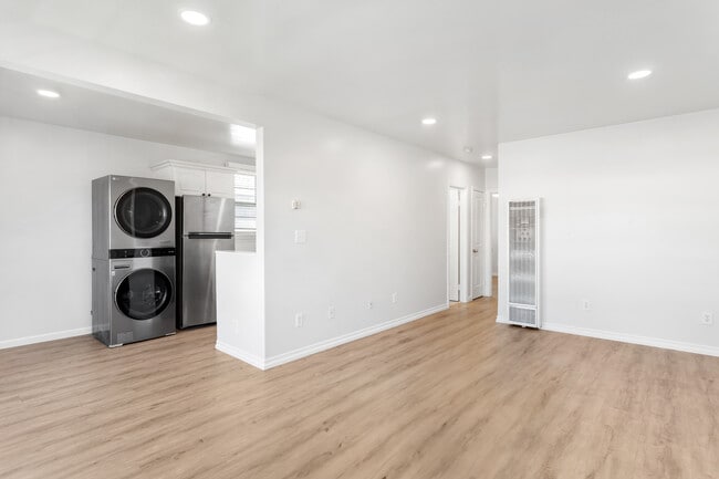 630 E San Antonio Dr Unit 3