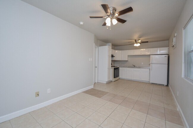 Photo - 2117 Thonig Rd Unidad B