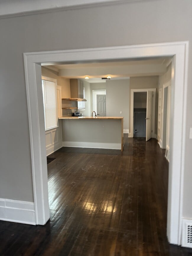 Photo - 209 Philip St