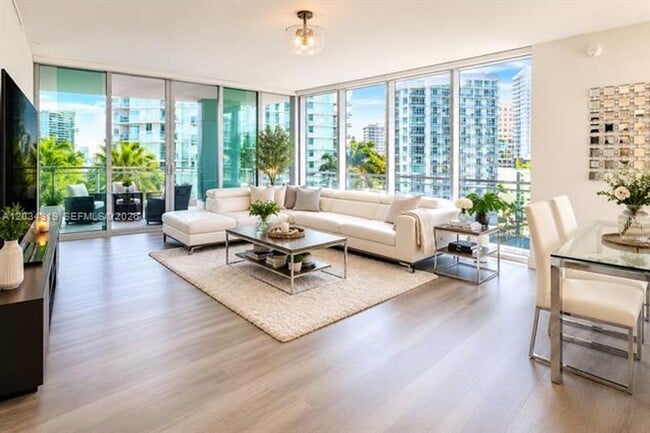 Photo - 90 SW 3rd St Unidad 90 SW 3rd St # 1413