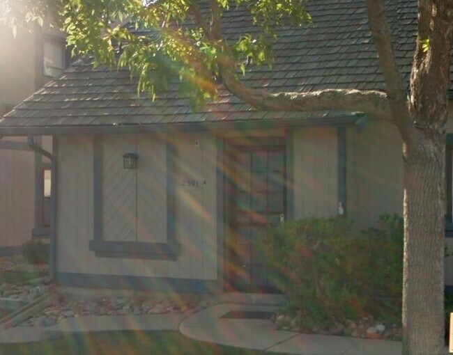 Photo - 2501A S Victor St
