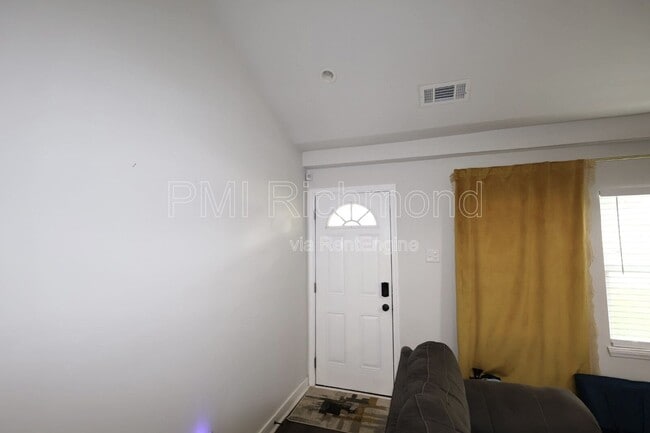 Photo - 936 Halsey Ln