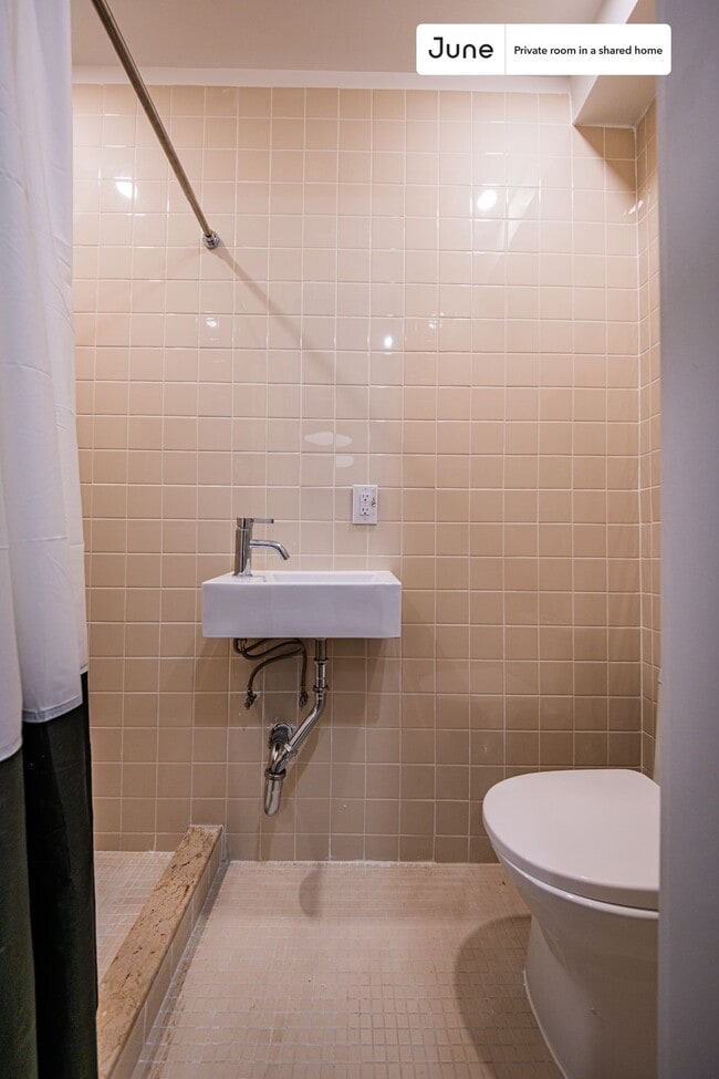 Photo - Room in Shared 4 bed/4 bath home Unit B