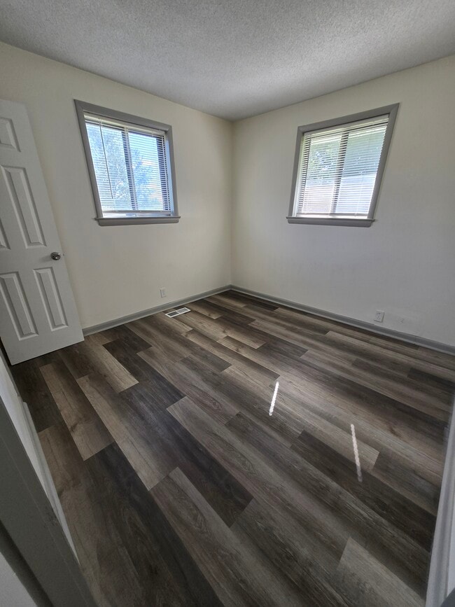 78 Rathbun Cir