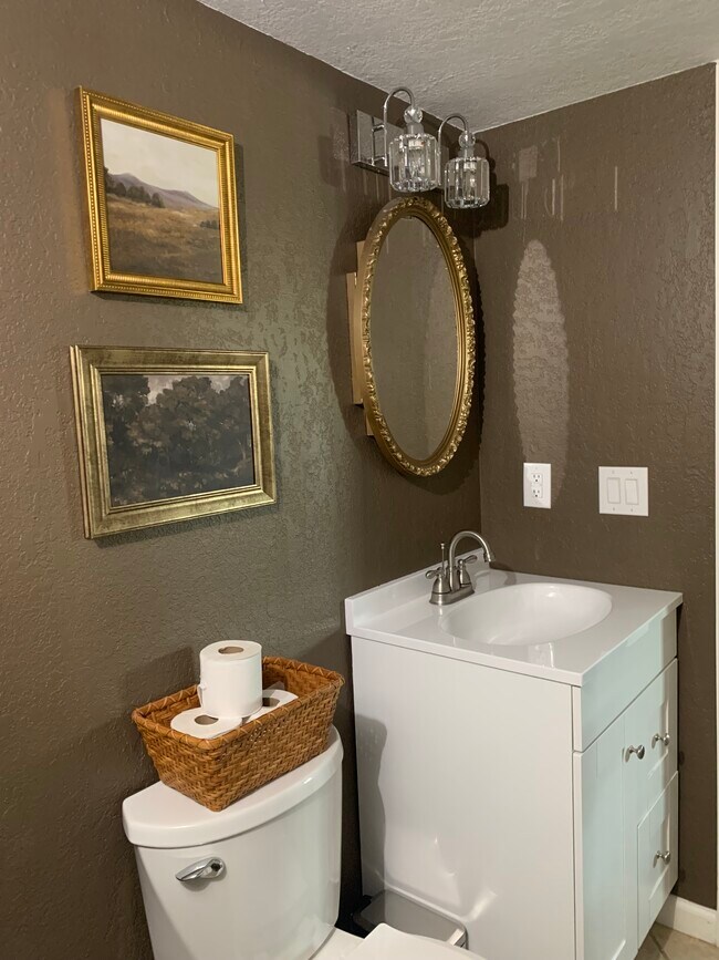 Photo - 9901 E Evans Ave Unidad 24