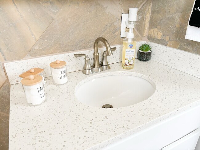 Photo - 3221 Herbert Ave Unidad 2