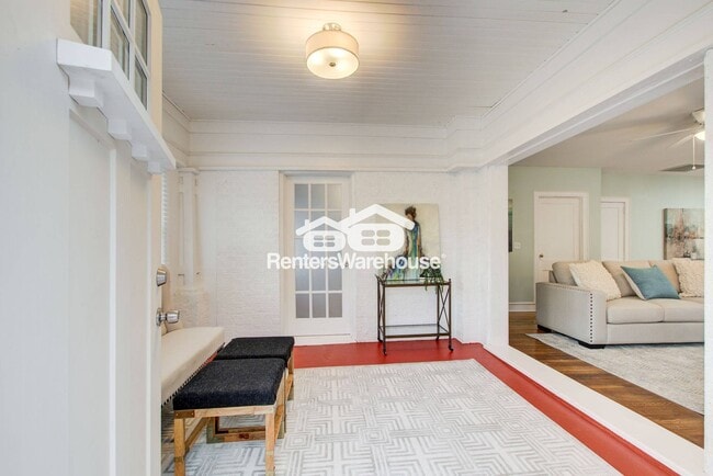 Photo - 875 White St SW