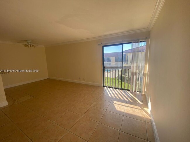 Photo - 3031 NW 118th Dr Unidad 221D Rental