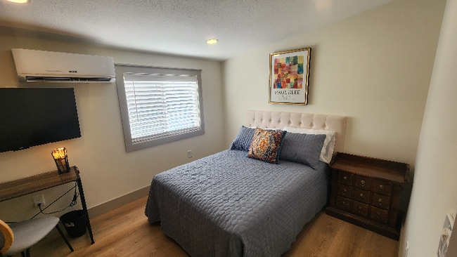 Building Photo - 1704 S Forest Dr