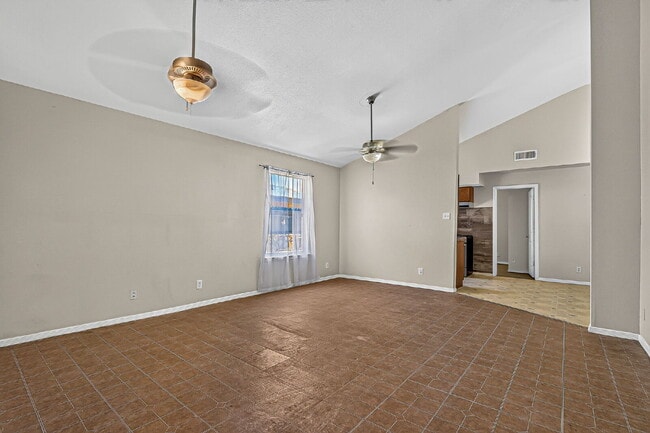 Photo - Charming 3-Bed 2 Bath with Refrigerated Air in Horizon City