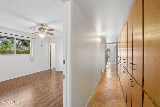 Photo - 1014 E Balboa Cir