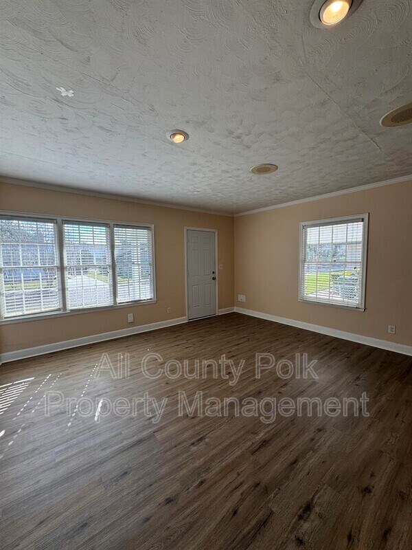 Photo - 422 E Belmar St