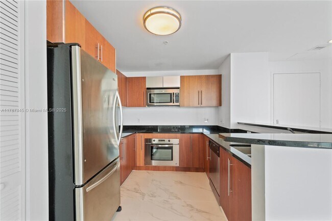 Photo - 300 S Biscayne Blvd