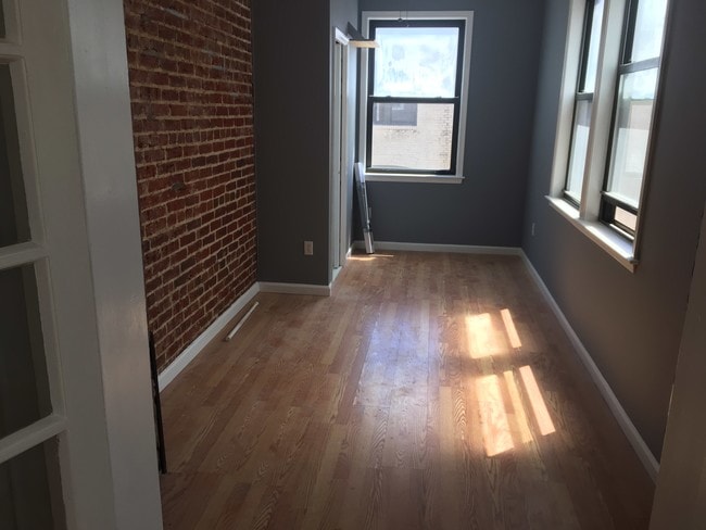 Building Photo - 1919 19th St NW Unit 202 Rental