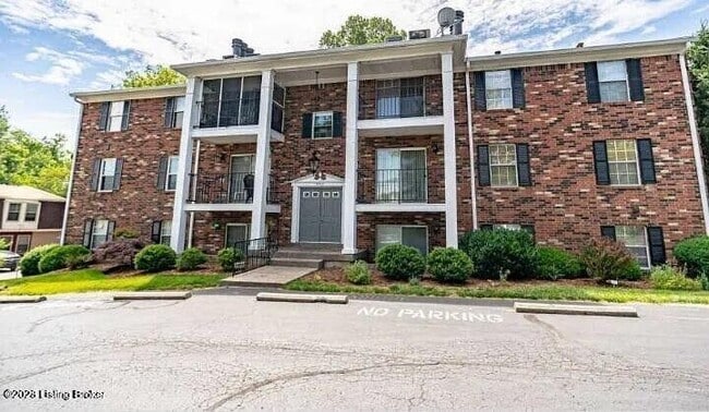 Building Photo - 3312 Colonial Manor Cir Unit 6A Rental