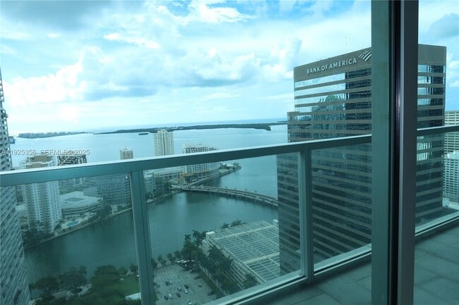 Photo - 500 Brickell Ave Unit 3902