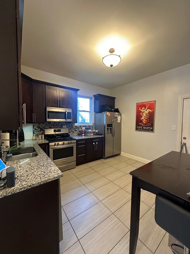 Kitchen - 3643 W Diversey Ave Unit 1