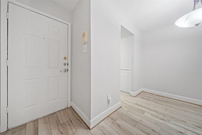 Photo - 2277 S Kirkwood Rd Unidad 1101