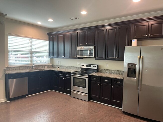 Photo - Newly Painted Townhouse on Riverside Neigh...