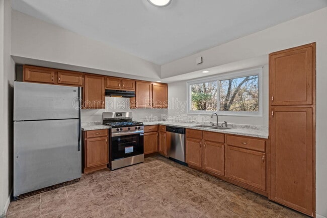 Photo - 9915 Castle Dr