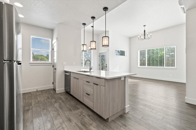 Photo - 174 S Kestrel Pl Unit 104