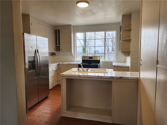 Photo - 415 W Poplar St Unit B