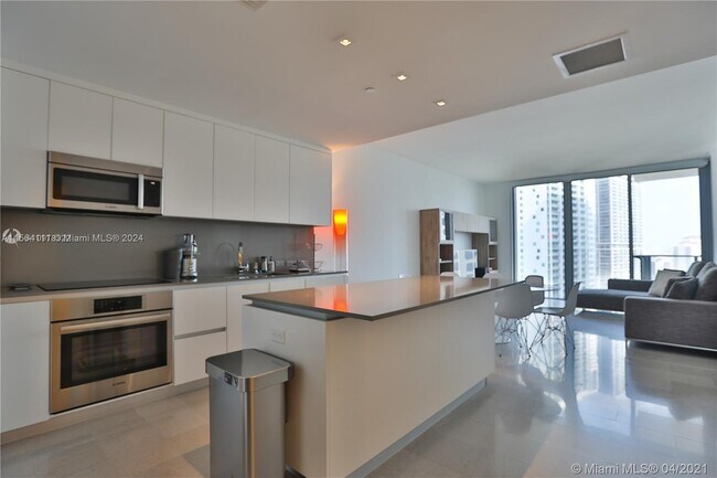 Photo - 68 SE 6th St Unidad 1705