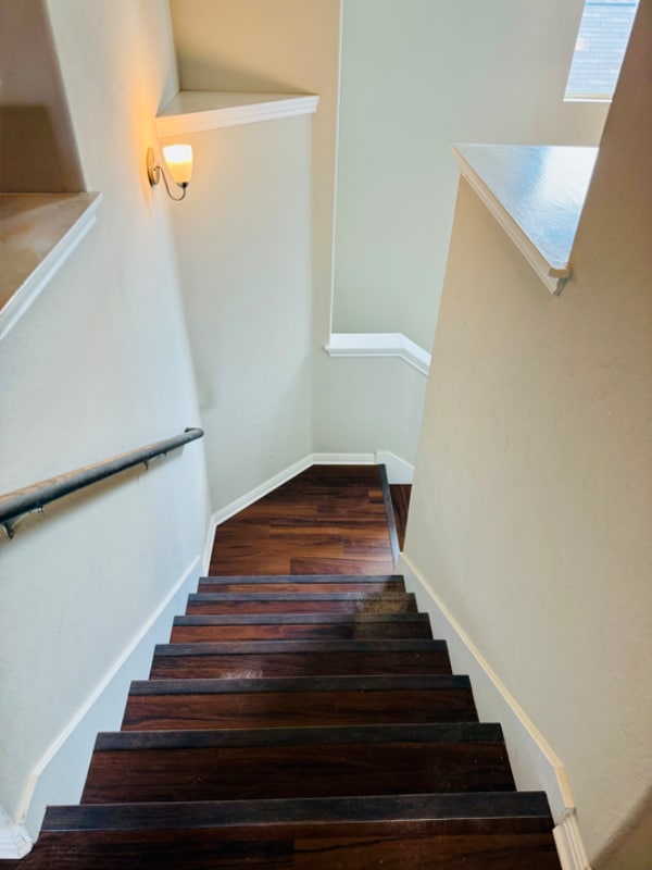 Photo - 400 Eagle Brook Ln