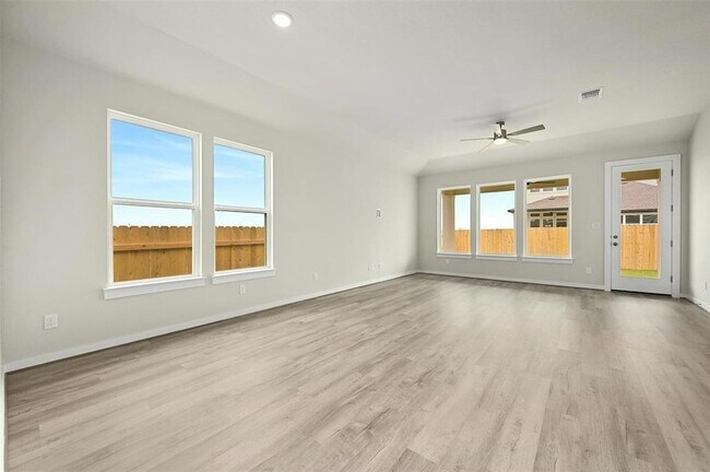 Photo - 4304 Contrail Ln