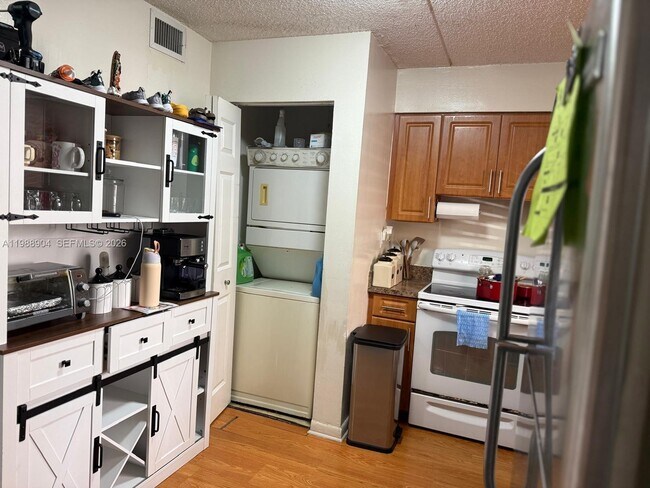 Photo - 6195 NW 186th St Unit 211