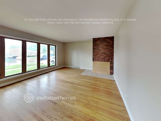 Photo - 10111 S 53rd Ave
