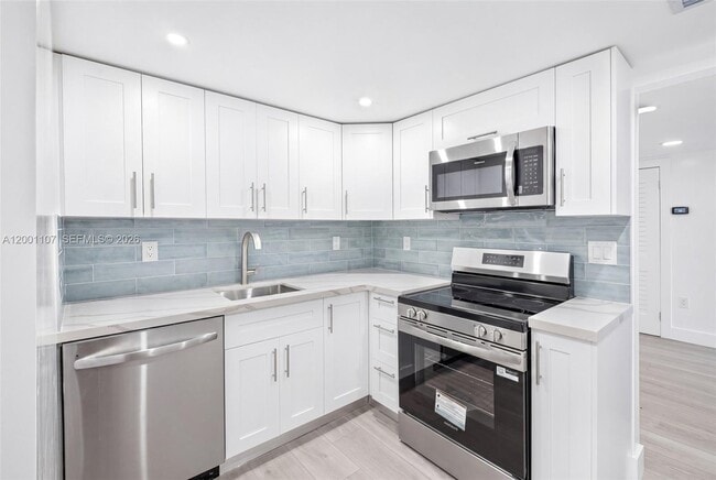 Building Photo - 3582 NE 171 St Unit 207