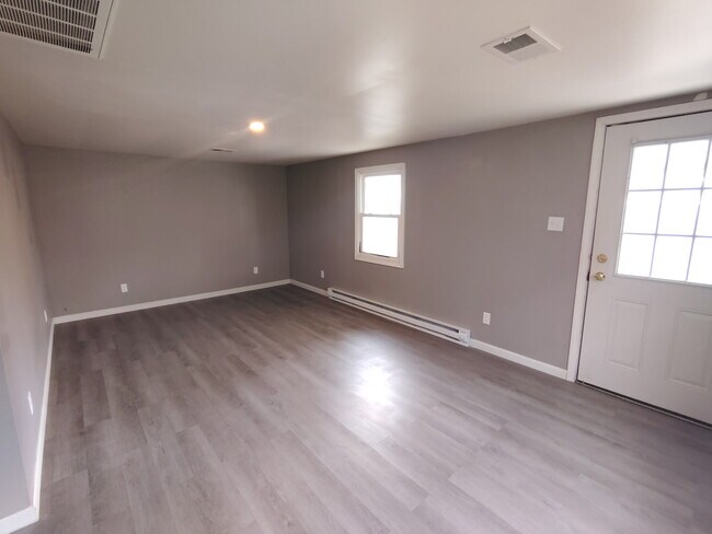 Photo - 421 E South D St