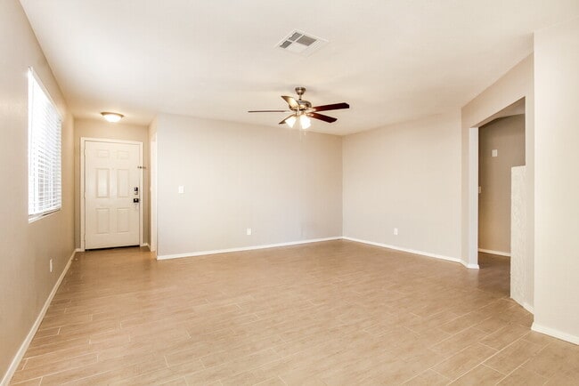 Photo - 18232 N 30th Pl