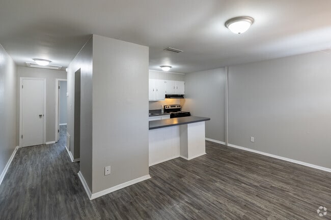 1BR, 1BA - 800SF - #206 - Kitchen