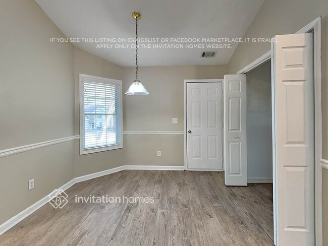 Photo - 2825 Maple Vista Ln SW