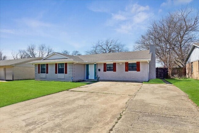 Photo - 7305 Greenspan Ave