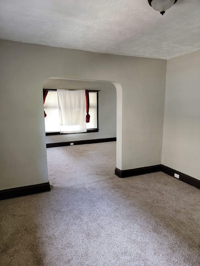 Large 3 bedroom 1 bath single family home House Rental in Cleveland