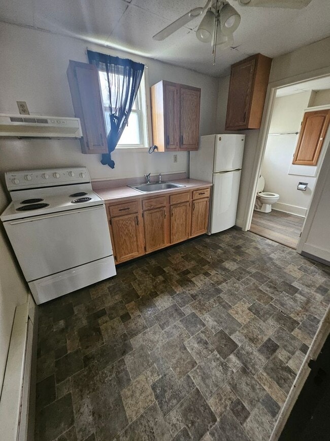 Building Photo - 903 W 4th St Unit 903 W 4th St #1 Rental
