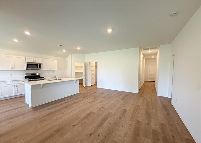 16309 Harvester Dr
