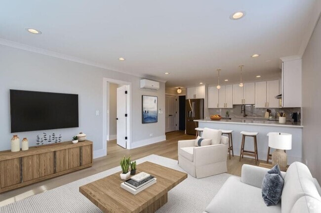 Building Photo - 0 bedroom in Chicago IL 60640 Unit CH Rental